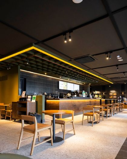 星巴克全新「內湖數位大樓門市」！以光影與設計交織的智慧咖啡新體驗登場